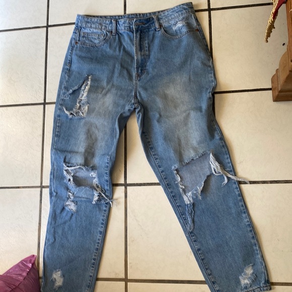 Jeans - Picture 1 of 3